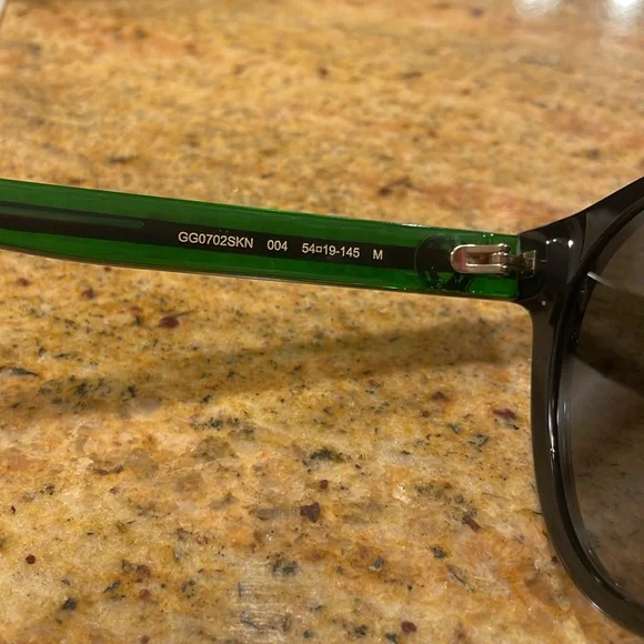 GucciGG0702SKN 54-19-145.Sunglasses.Authentic made in Italy  display picture 2